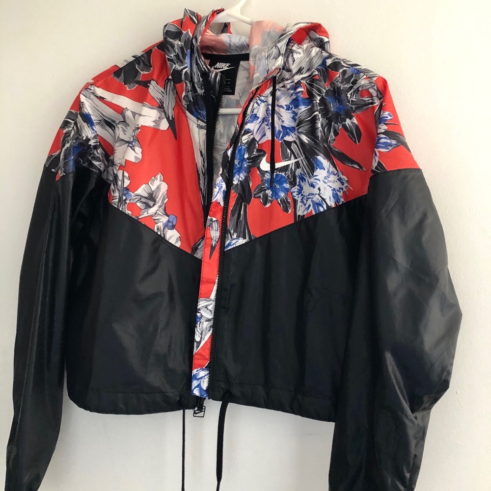 Nike sportswear women’s hyper femme crop jacket